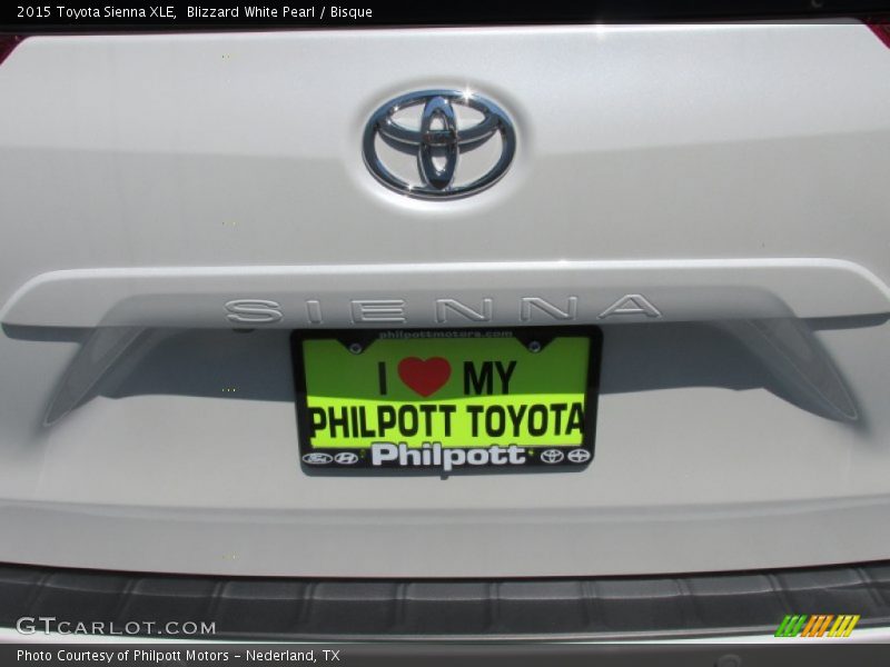 Blizzard White Pearl / Bisque 2015 Toyota Sienna XLE