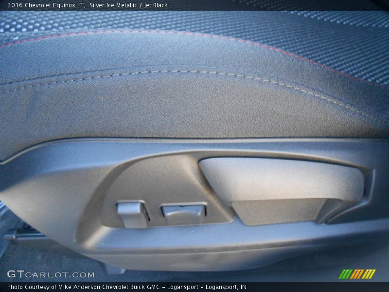 Silver Ice Metallic / Jet Black 2016 Chevrolet Equinox LT