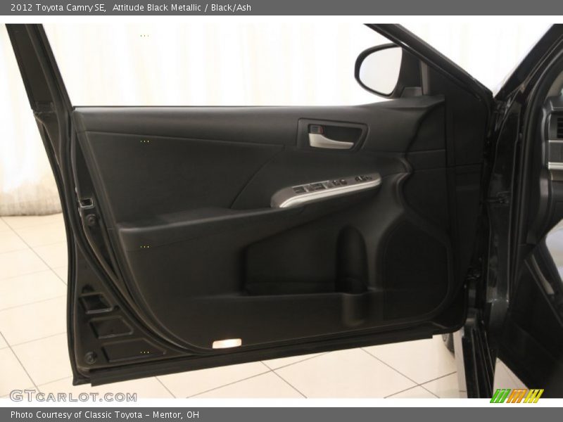 Attitude Black Metallic / Black/Ash 2012 Toyota Camry SE