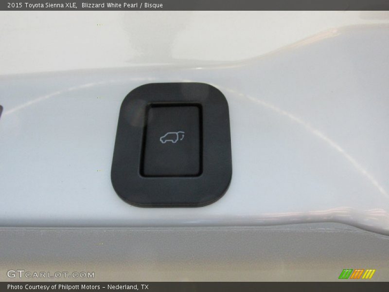 Blizzard White Pearl / Bisque 2015 Toyota Sienna XLE