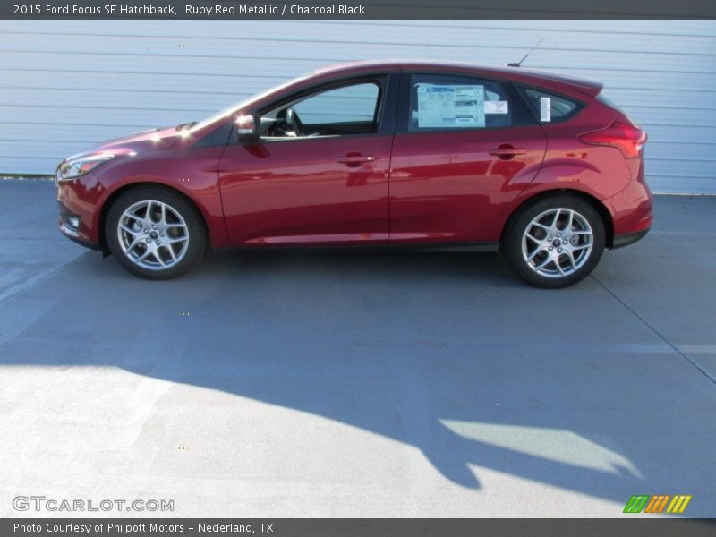 Ruby Red Metallic / Charcoal Black 2015 Ford Focus SE Hatchback