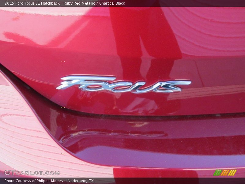 Ruby Red Metallic / Charcoal Black 2015 Ford Focus SE Hatchback