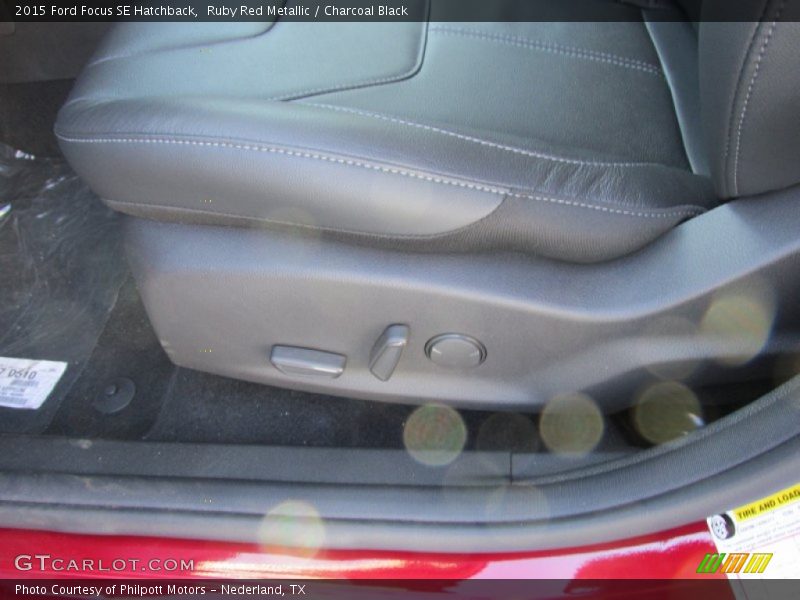Ruby Red Metallic / Charcoal Black 2015 Ford Focus SE Hatchback