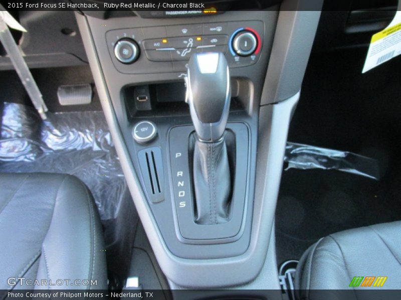 Ruby Red Metallic / Charcoal Black 2015 Ford Focus SE Hatchback