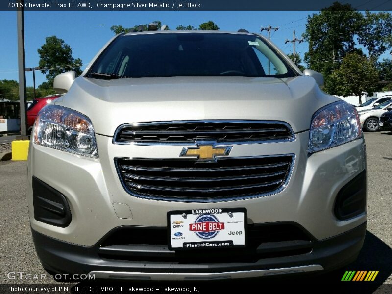Champagne Silver Metallic / Jet Black 2016 Chevrolet Trax LT AWD