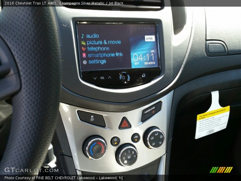 Champagne Silver Metallic / Jet Black 2016 Chevrolet Trax LT AWD
