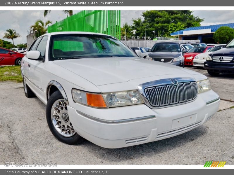 Front 3/4 View of 2002 Grand Marquis GS