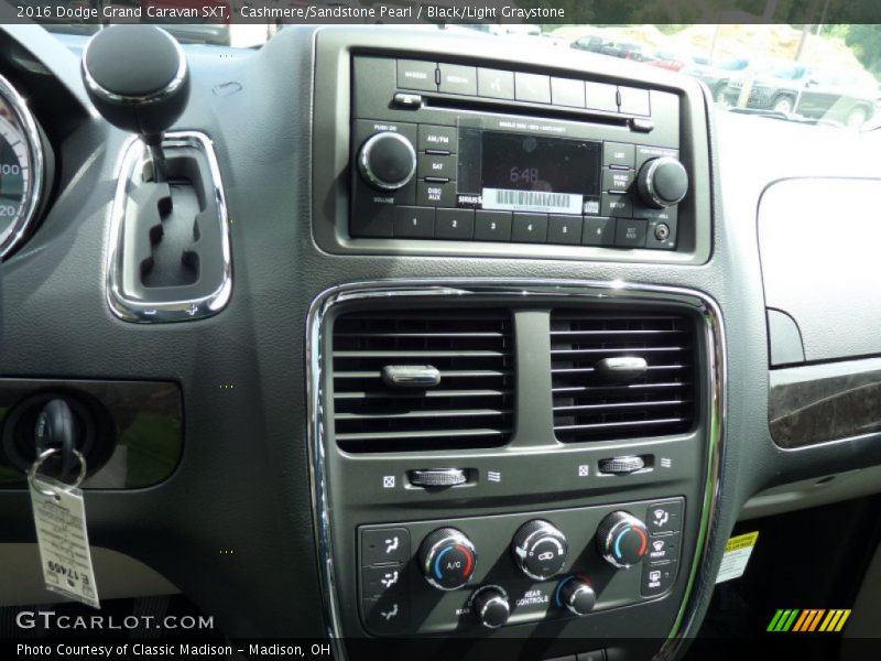 Cashmere/Sandstone Pearl / Black/Light Graystone 2016 Dodge Grand Caravan SXT