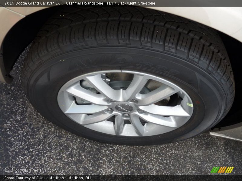 Cashmere/Sandstone Pearl / Black/Light Graystone 2016 Dodge Grand Caravan SXT
