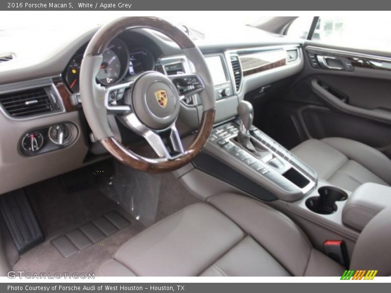 Agate Grey Interior - 2016 Macan S 