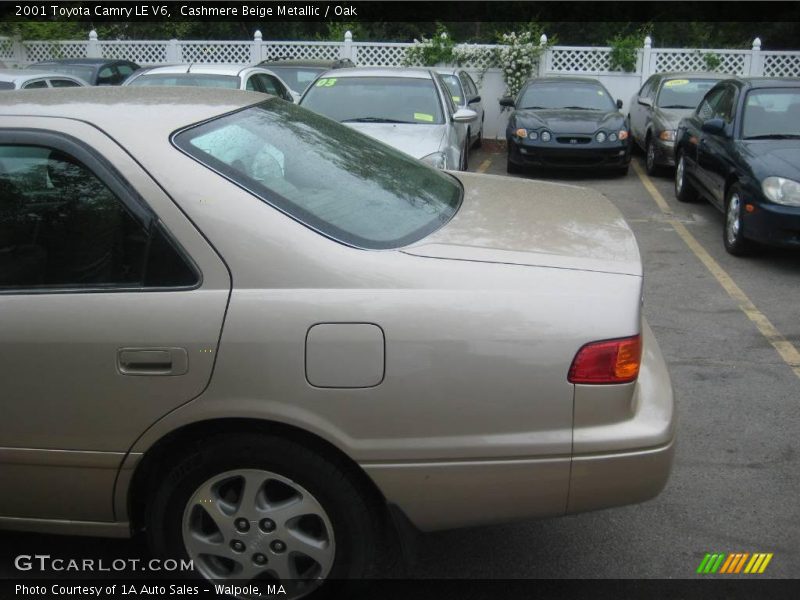 Cashmere Beige Metallic / Oak 2001 Toyota Camry LE V6