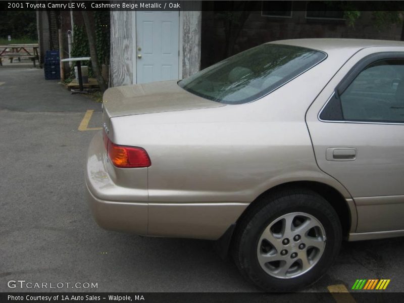 Cashmere Beige Metallic / Oak 2001 Toyota Camry LE V6