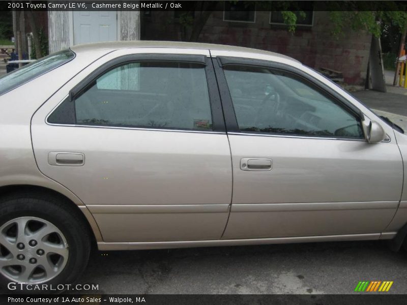 Cashmere Beige Metallic / Oak 2001 Toyota Camry LE V6
