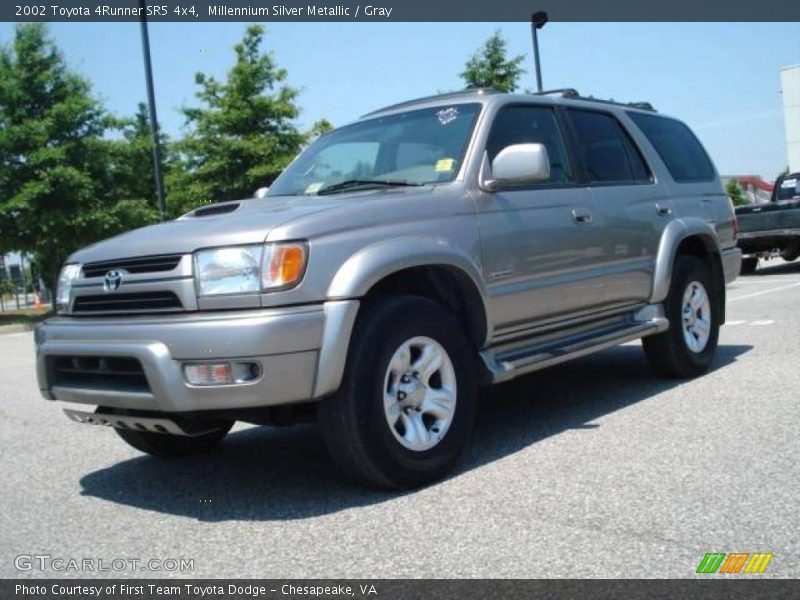 Millennium Silver Metallic / Gray 2002 Toyota 4Runner SR5 4x4