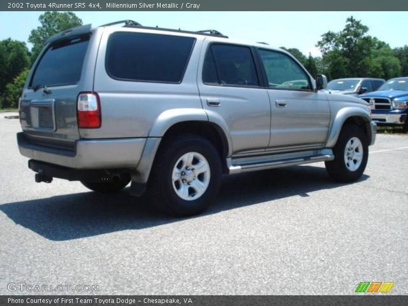 Millennium Silver Metallic / Gray 2002 Toyota 4Runner SR5 4x4