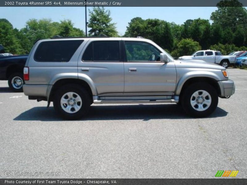 Millennium Silver Metallic / Gray 2002 Toyota 4Runner SR5 4x4