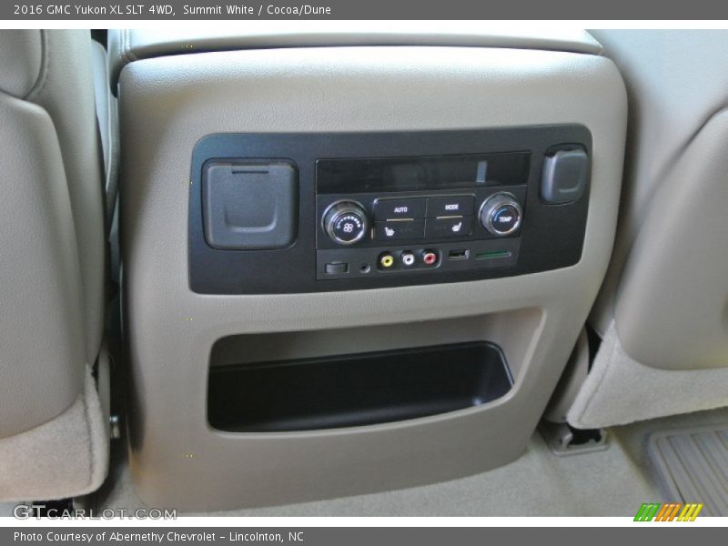 Controls of 2016 Yukon XL SLT 4WD