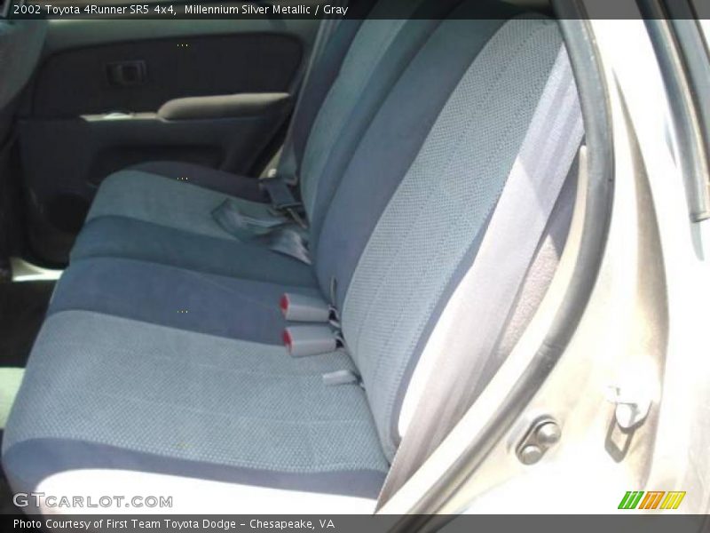 Millennium Silver Metallic / Gray 2002 Toyota 4Runner SR5 4x4