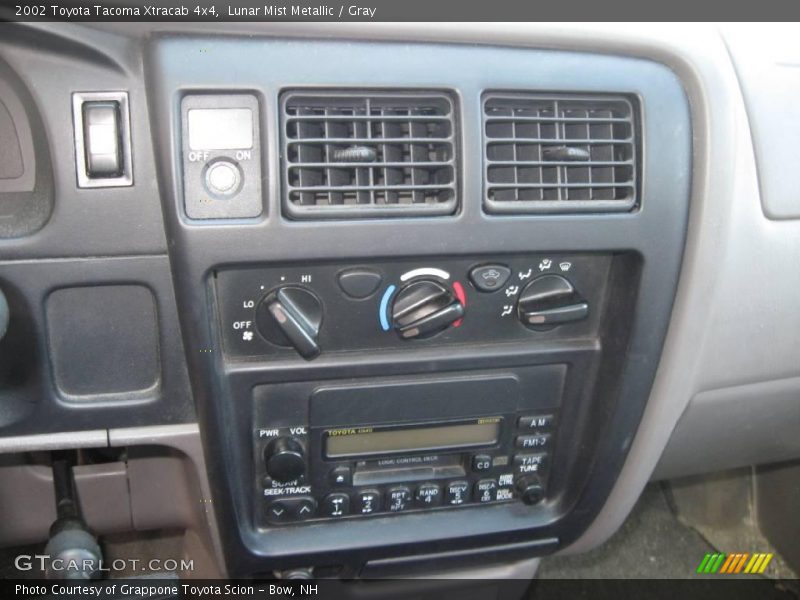 Lunar Mist Metallic / Gray 2002 Toyota Tacoma Xtracab 4x4