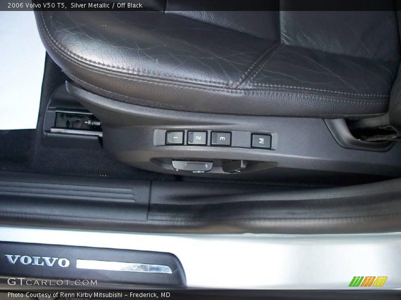 Silver Metallic / Off Black 2006 Volvo V50 T5