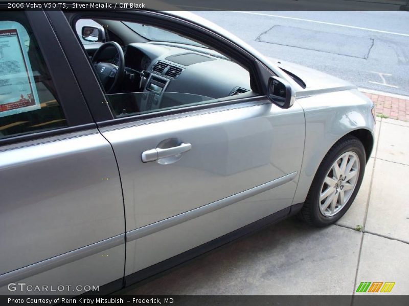 Silver Metallic / Off Black 2006 Volvo V50 T5