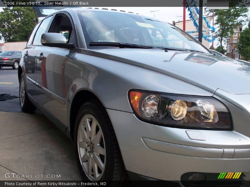 Silver Metallic / Off Black 2006 Volvo V50 T5