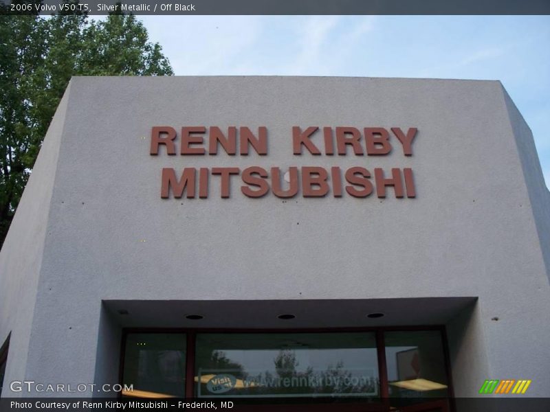 Silver Metallic / Off Black 2006 Volvo V50 T5