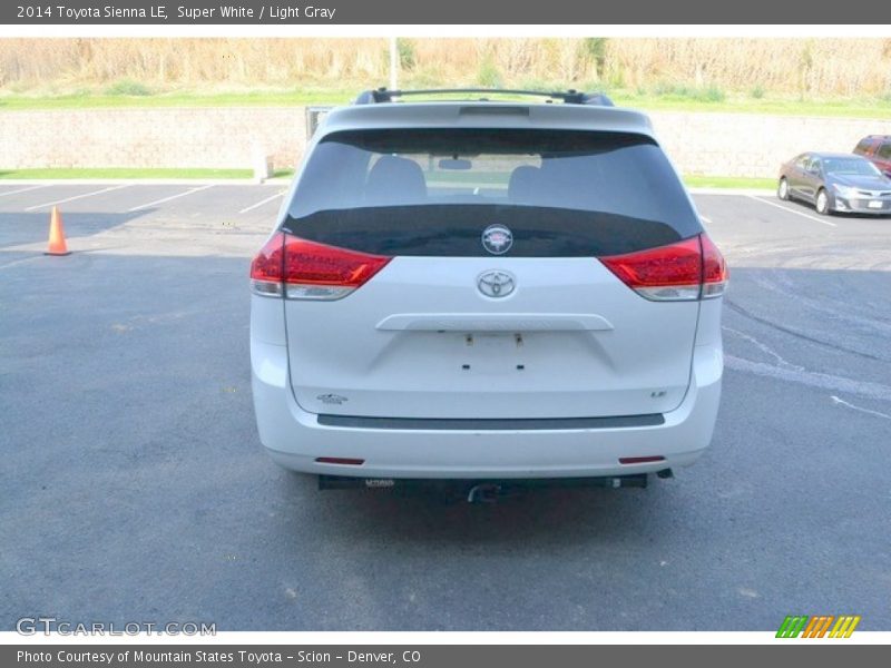 Super White / Light Gray 2014 Toyota Sienna LE