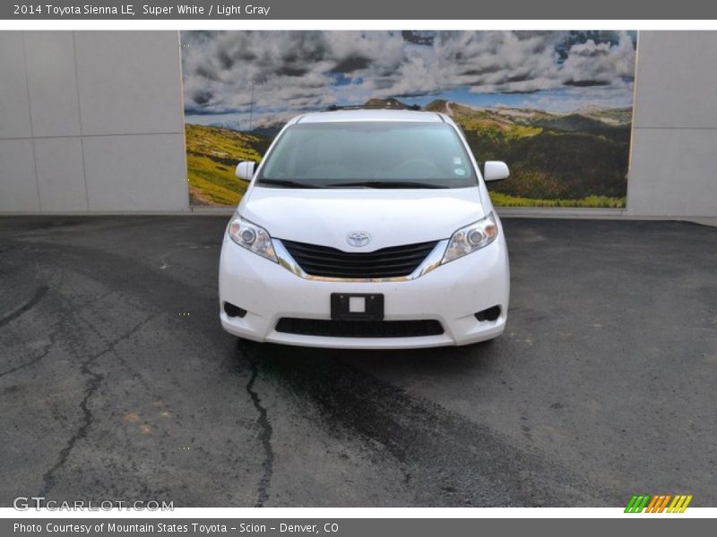 Super White / Light Gray 2014 Toyota Sienna LE