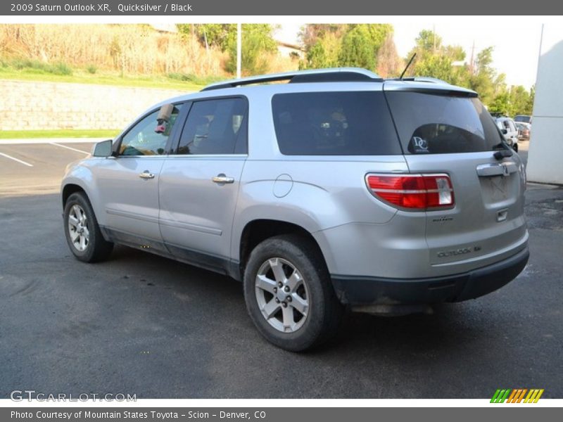 Quicksilver / Black 2009 Saturn Outlook XR