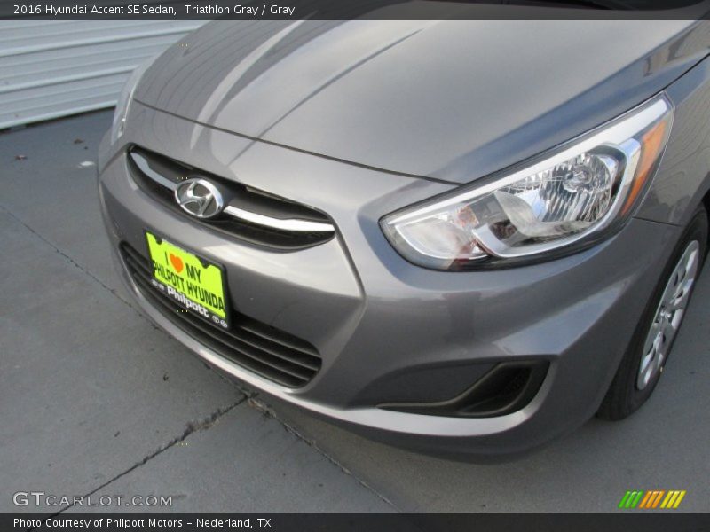 Triathlon Gray / Gray 2016 Hyundai Accent SE Sedan