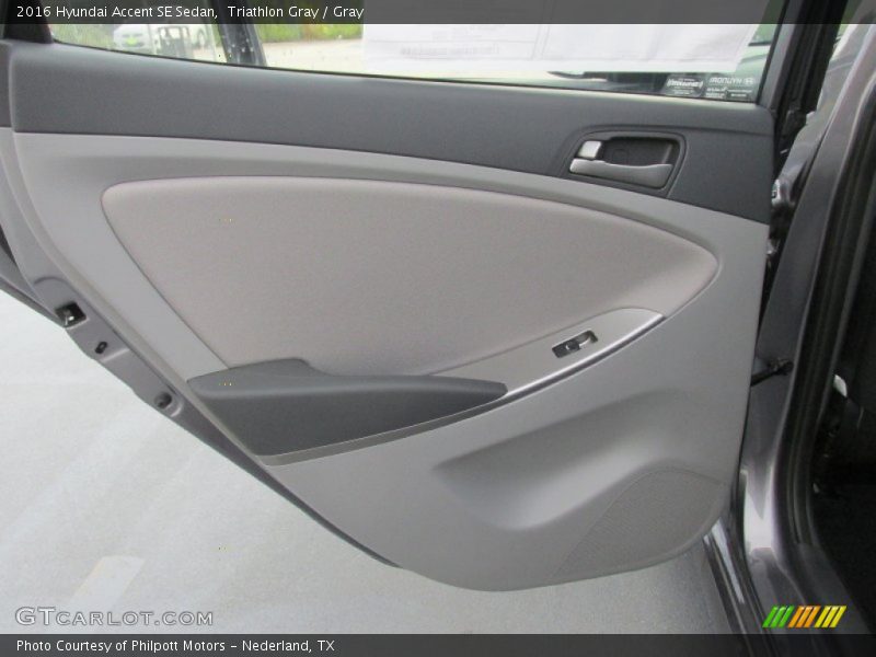 Triathlon Gray / Gray 2016 Hyundai Accent SE Sedan