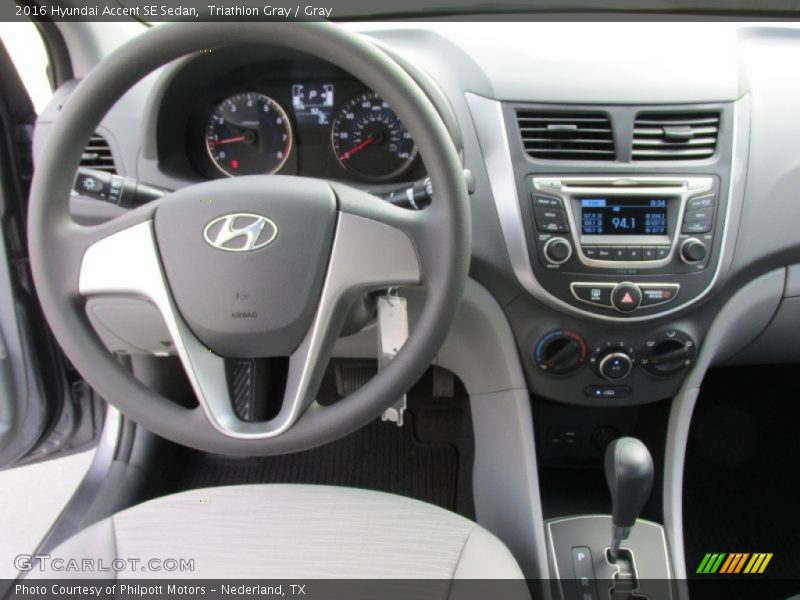 Triathlon Gray / Gray 2016 Hyundai Accent SE Sedan