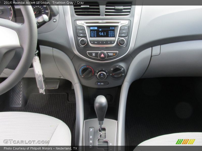 Triathlon Gray / Gray 2016 Hyundai Accent SE Sedan