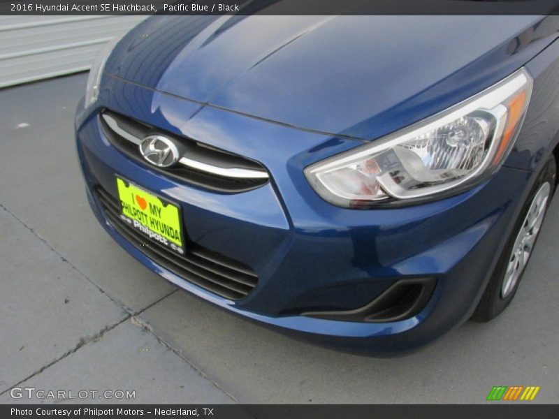 Pacific Blue / Black 2016 Hyundai Accent SE Hatchback