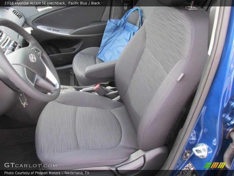 Front Seat of 2016 Accent SE Hatchback