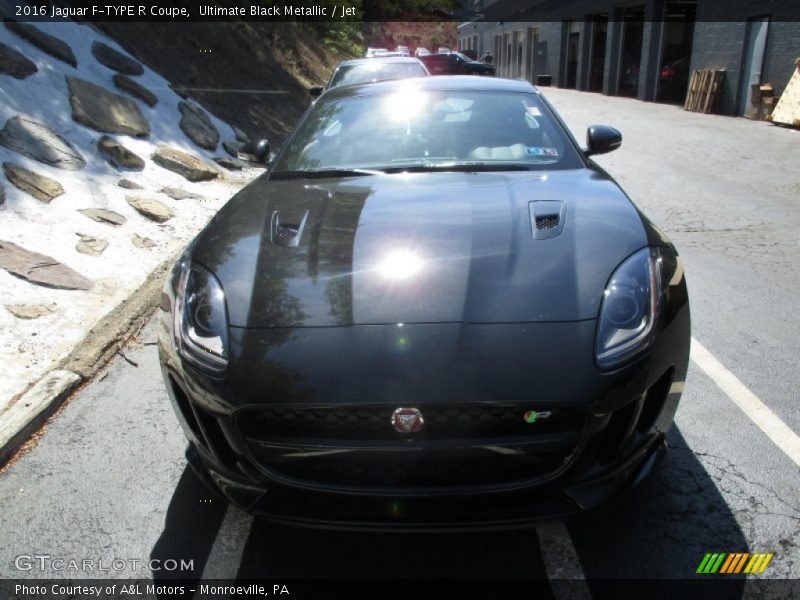 Ultimate Black Metallic / Jet 2016 Jaguar F-TYPE R Coupe