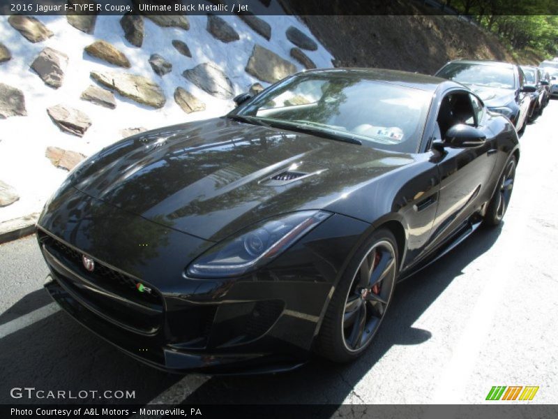 Front 3/4 View of 2016 F-TYPE R Coupe
