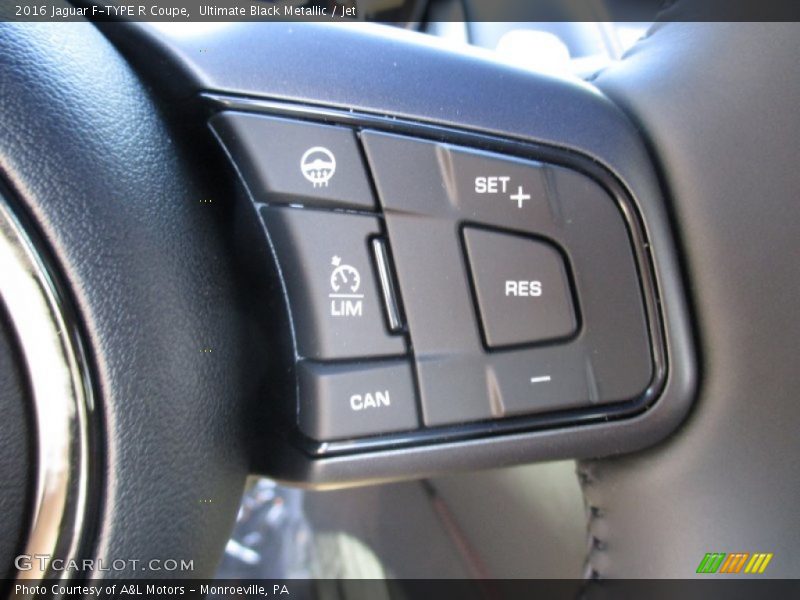 Controls of 2016 F-TYPE R Coupe