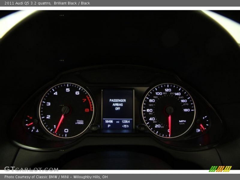 Brilliant Black / Black 2011 Audi Q5 3.2 quattro