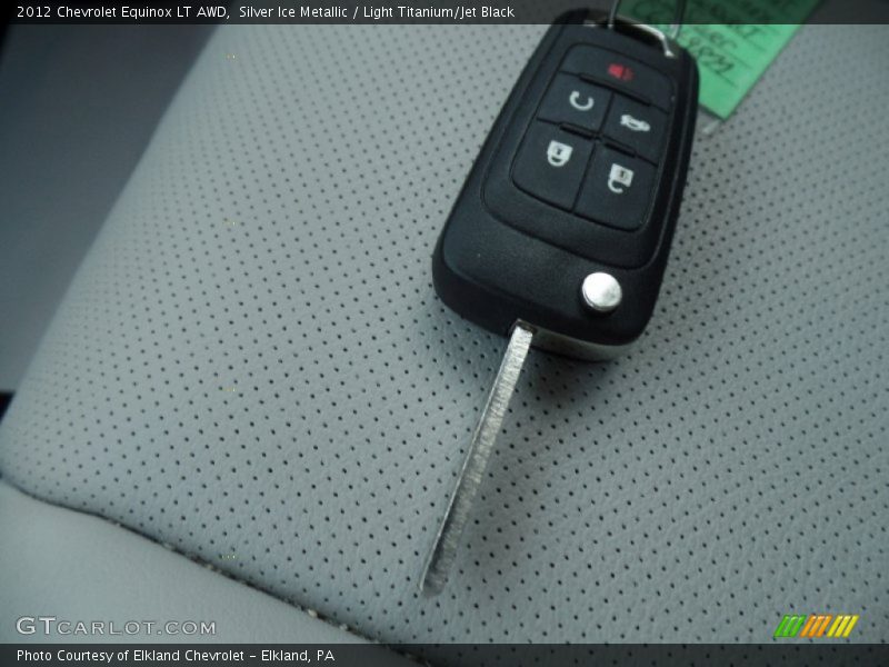 Silver Ice Metallic / Light Titanium/Jet Black 2012 Chevrolet Equinox LT AWD