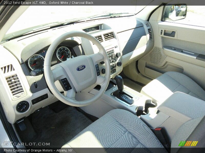 Oxford White / Charcoal Black 2012 Ford Escape XLT 4WD