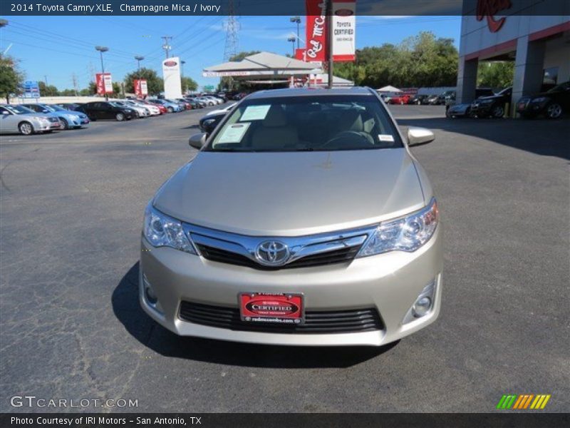 Champagne Mica / Ivory 2014 Toyota Camry XLE