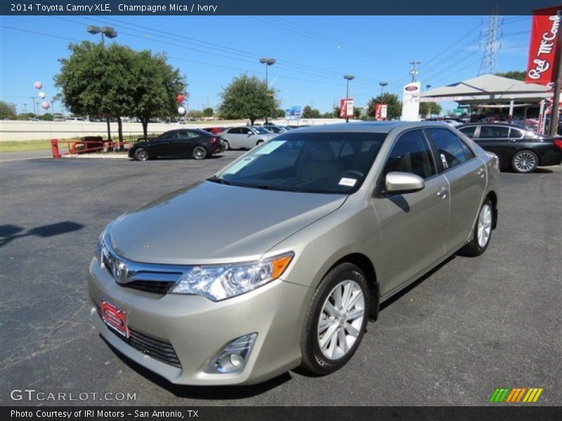 Champagne Mica / Ivory 2014 Toyota Camry XLE