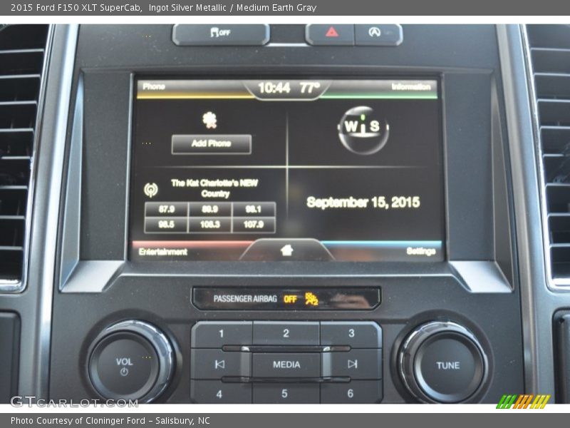 Ingot Silver Metallic / Medium Earth Gray 2015 Ford F150 XLT SuperCab