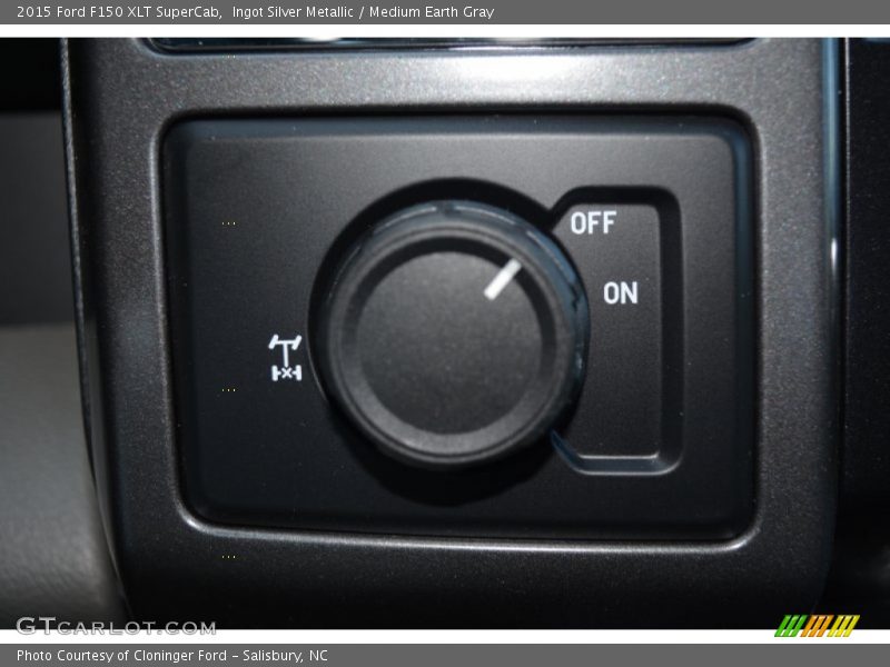 Ingot Silver Metallic / Medium Earth Gray 2015 Ford F150 XLT SuperCab