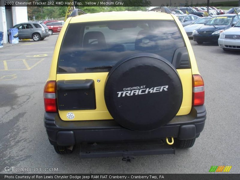 Yellow / Medium Gray 2003 Chevrolet Tracker ZR2 4WD Hard Top