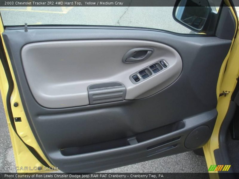 Yellow / Medium Gray 2003 Chevrolet Tracker ZR2 4WD Hard Top