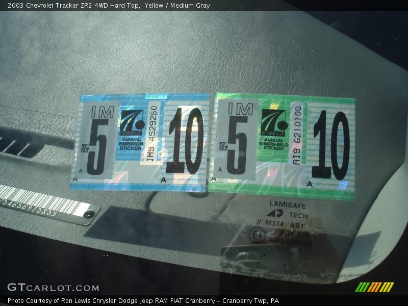 Yellow / Medium Gray 2003 Chevrolet Tracker ZR2 4WD Hard Top