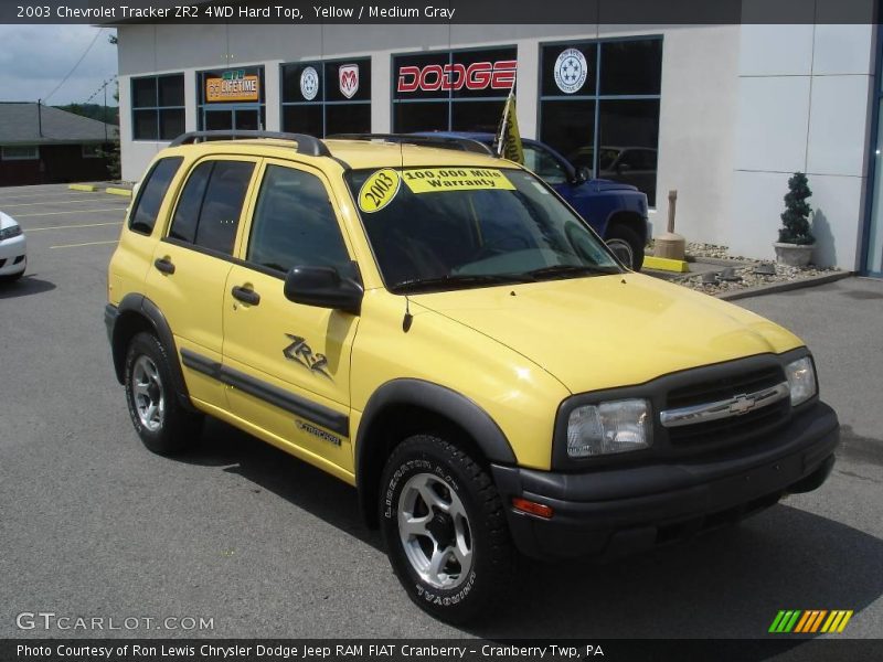 Yellow / Medium Gray 2003 Chevrolet Tracker ZR2 4WD Hard Top